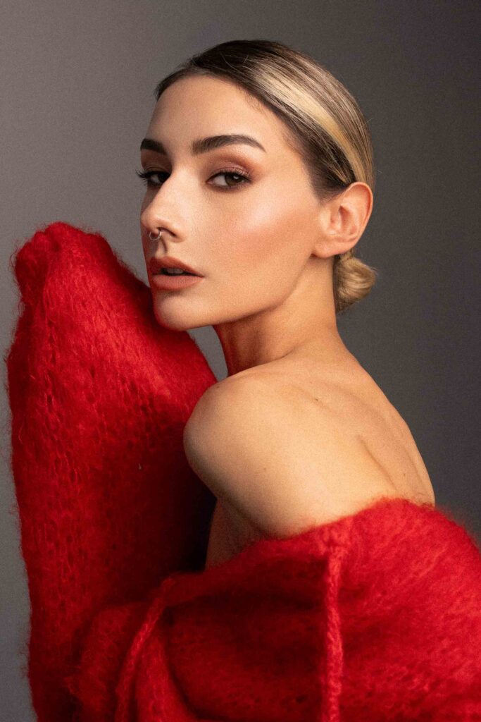 Kobieca sesja zdjęciowa w studio Wrocław. Stylizacja i makijaż