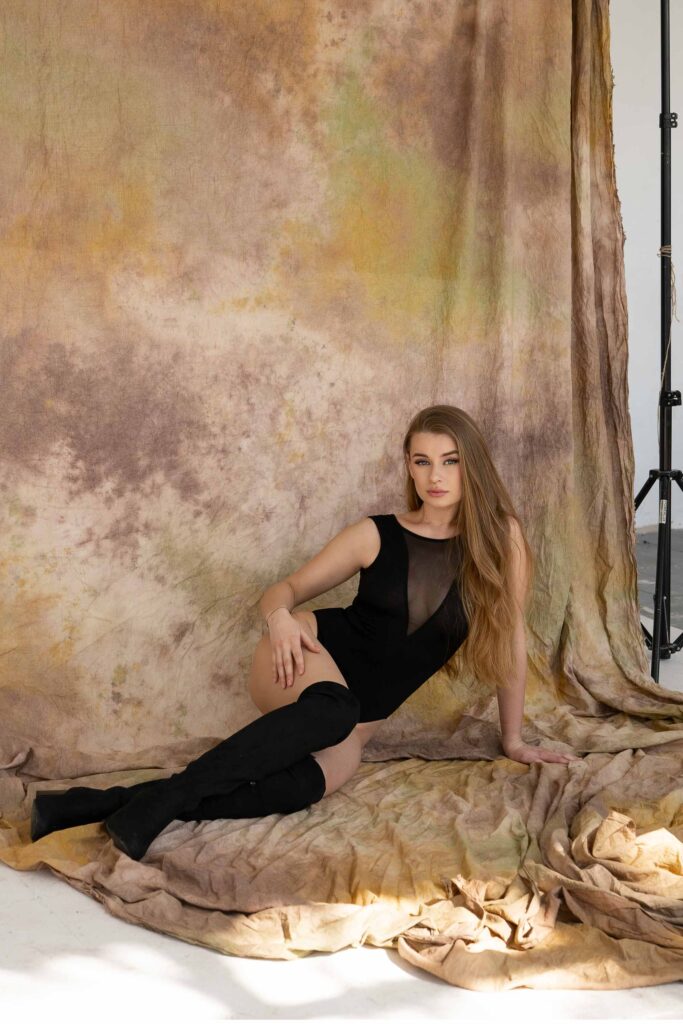 Kobieca sesja zdjęciowa w studio Wrocław. Stylizacja i makijaż