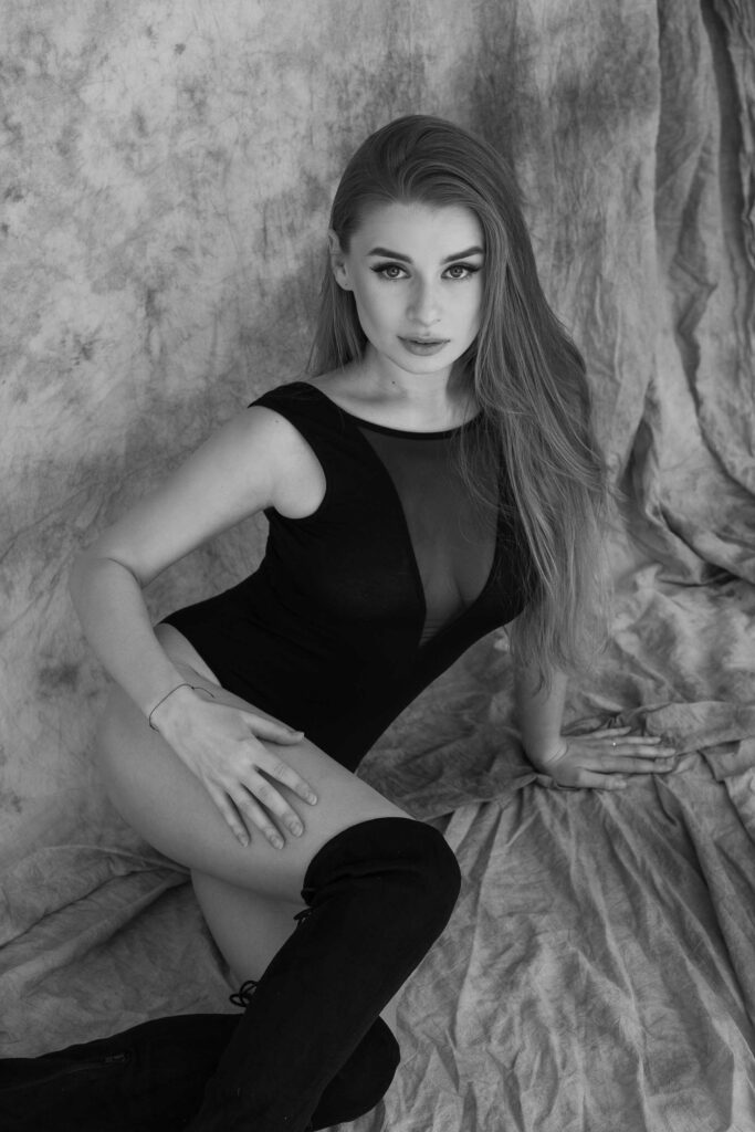Kobieca sesja zdjęciowa w studio Wrocław. Stylizacja i makijaż